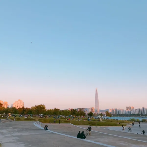 Ttukseom Hangang Park