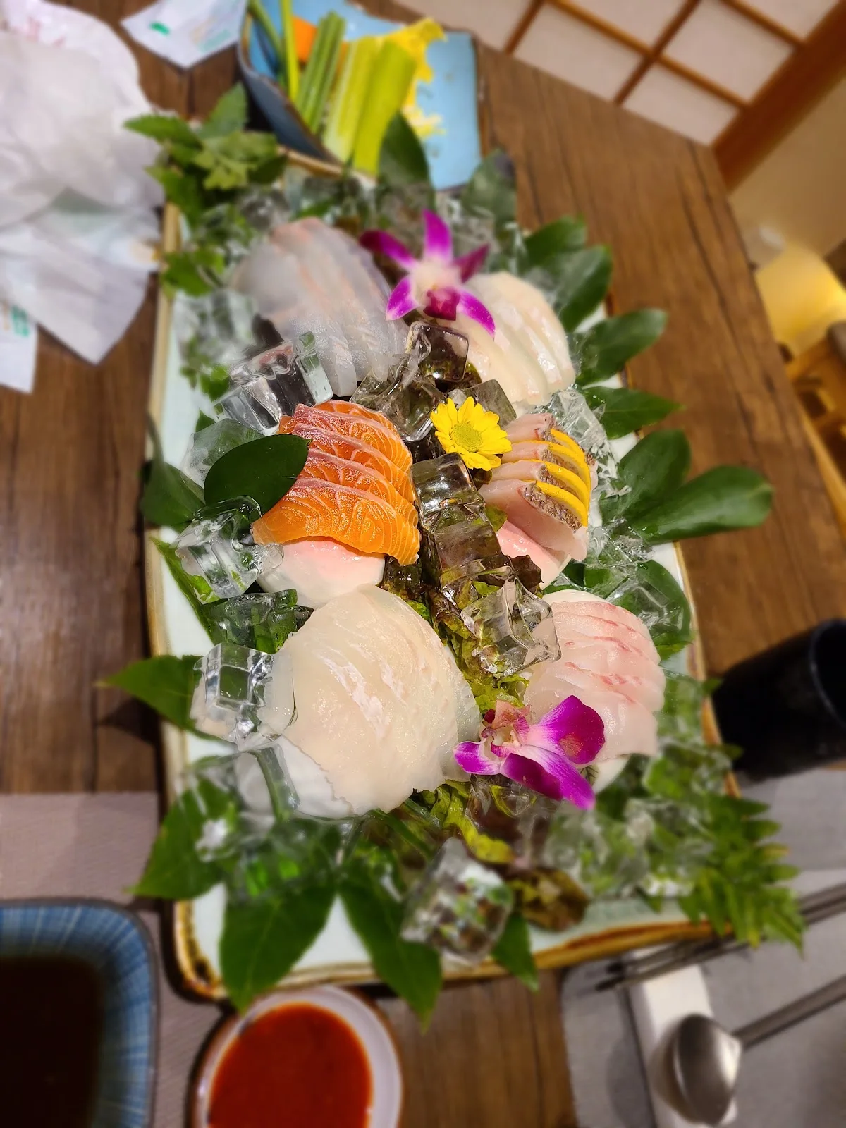삼원일식
