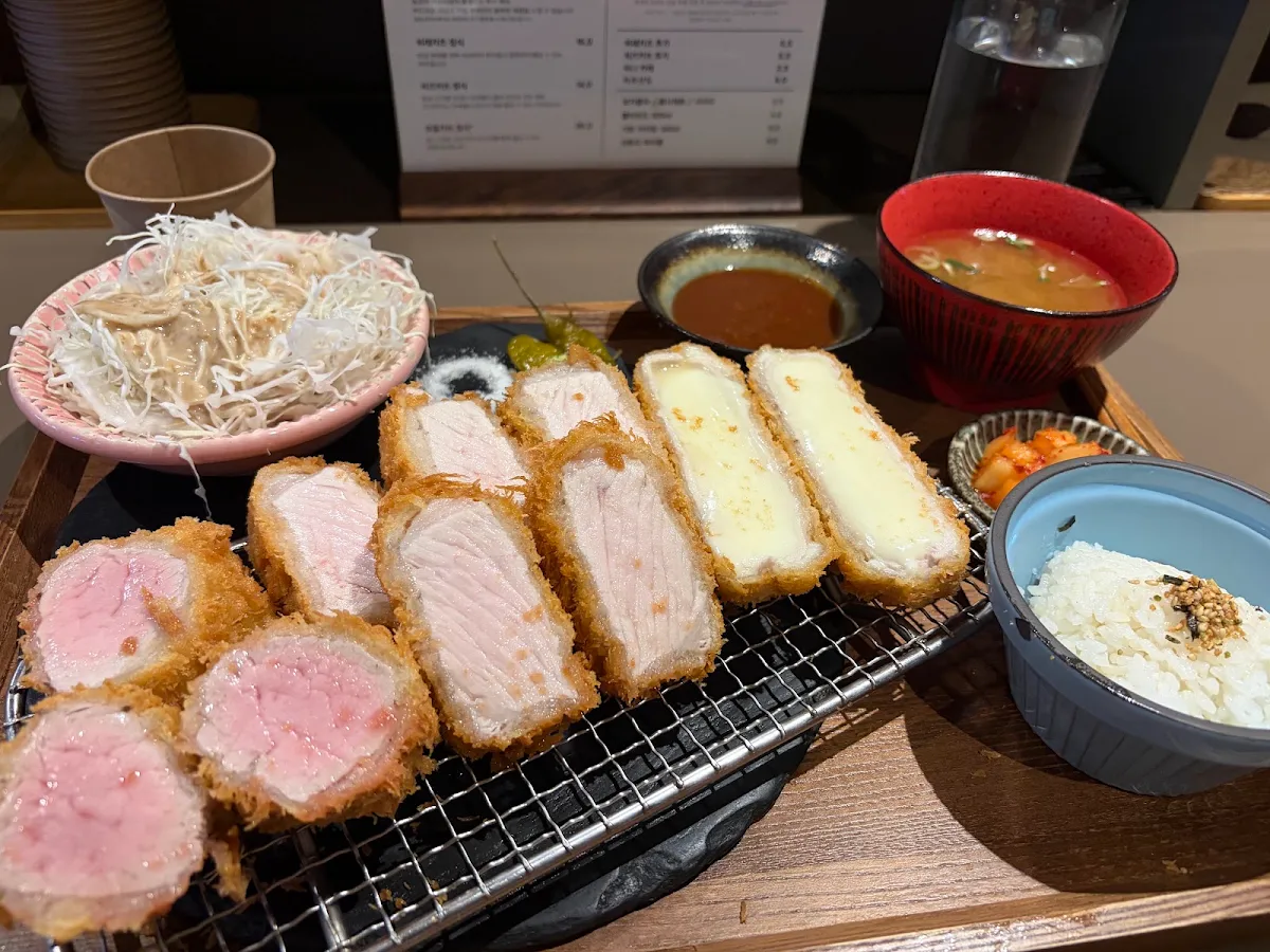 윤돈 대표 사진