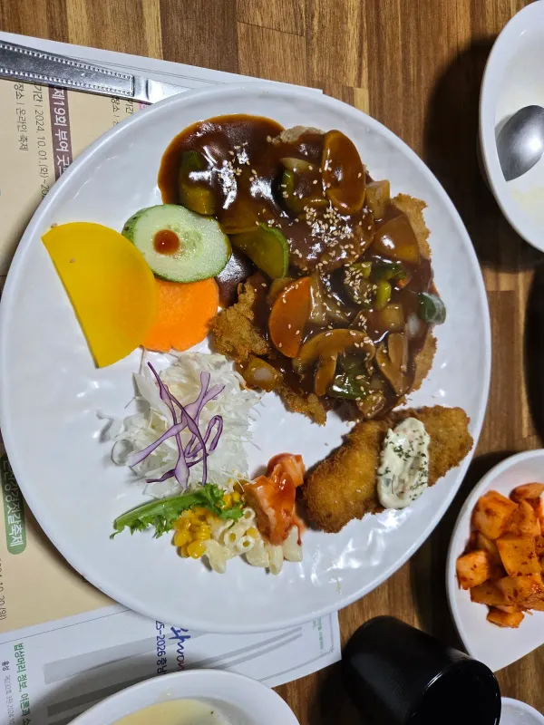 훼미리레스토랑 사진 3