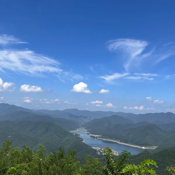 군위 화산산성 풍차전망대