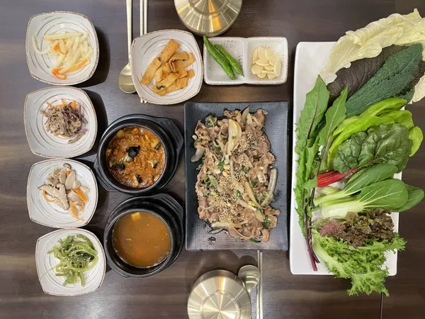 윤훈식농가쌈밥 군위점 사진 3
