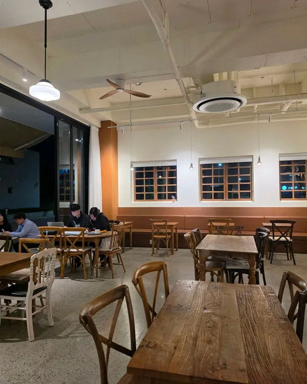 Kevin Coffee Roasters Hyeoksin Main Branch, photo 5