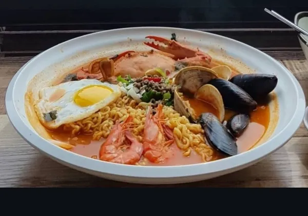 パダムムルフェ