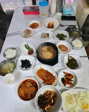 トゥンボ食堂