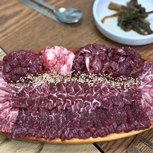 한우촌 상무본점