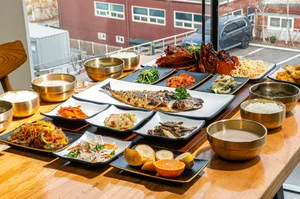 뱀부와고등어 x 포구식당