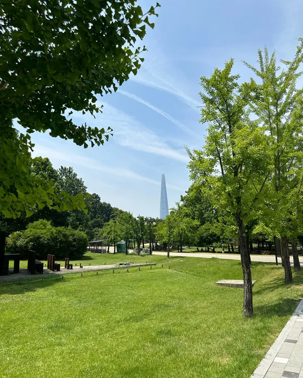 オリンピック公園世界平和の門の写真3