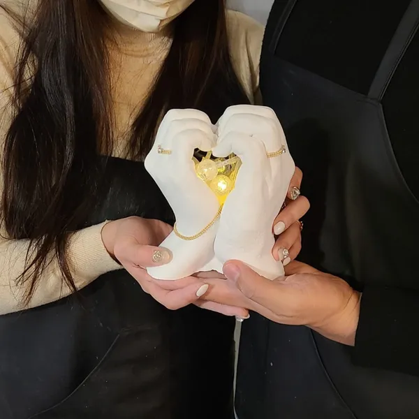 イエローライトの写真4