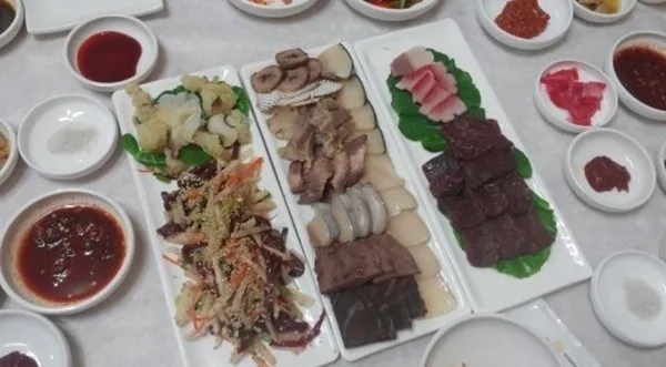 고래고기원조할매집본점 사진 3