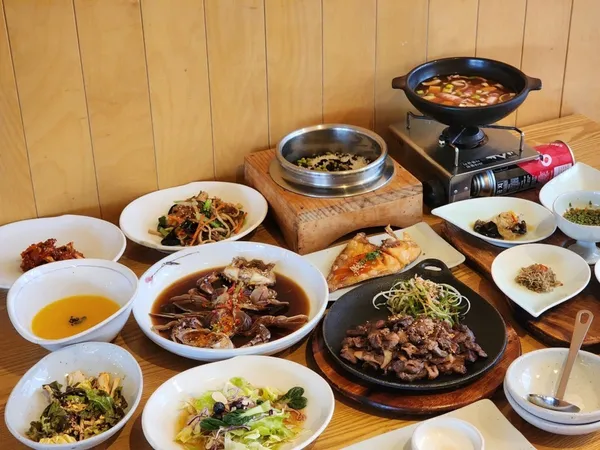 전농부의 풀꽃밥상 팔공본점 사진 3