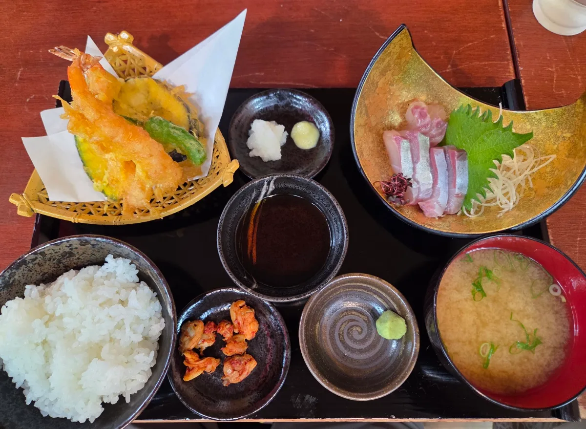 Onomichi Yokocho, main photo