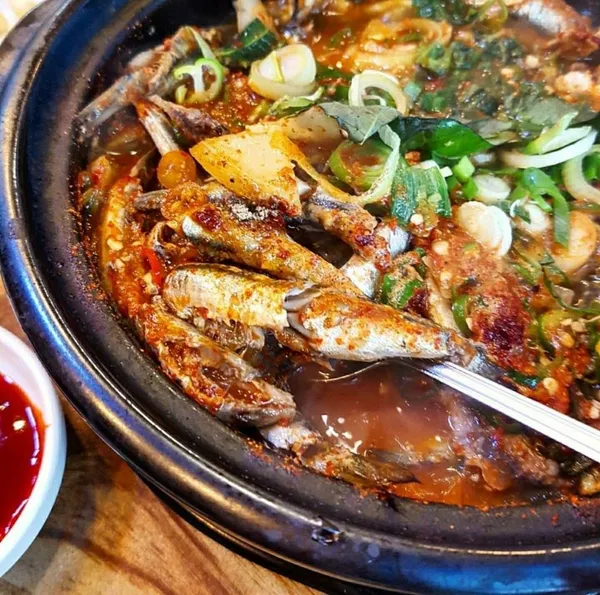 장군멸치회촌 사진 2