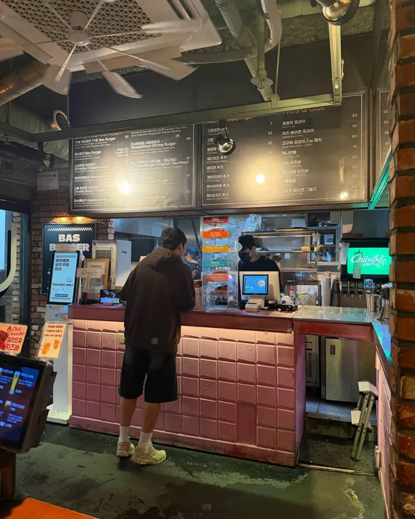 バスバーガー ヨクサム店の写真3