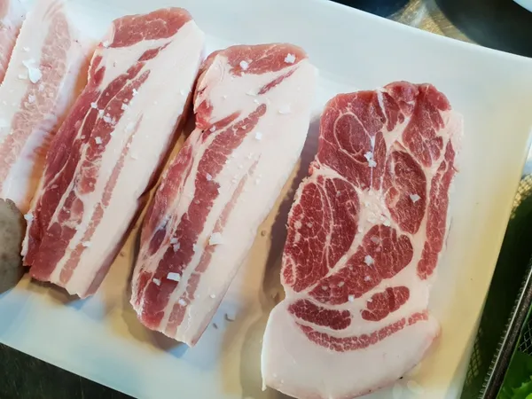 꺼멍연탄구이 신화월드점の写真4