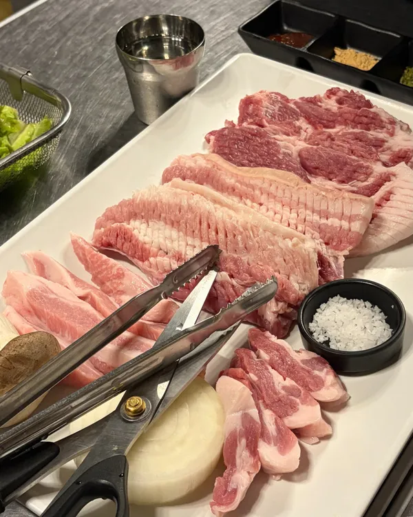 꺼멍연탄구이 신화월드점の写真5