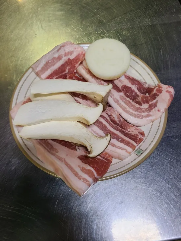 ウジャンサン スップルガルビの写真4