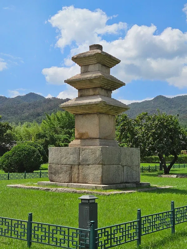 경주 남산동 동·서 삼층석탑