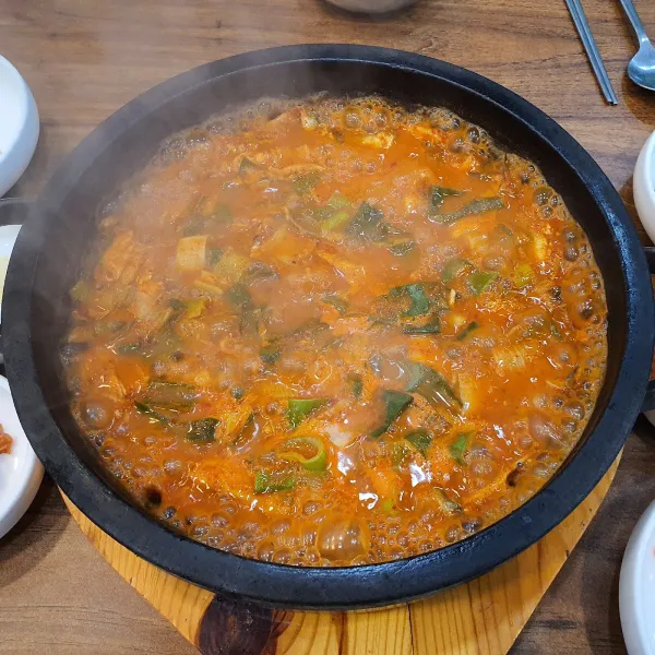 봄내멸치쌈밥