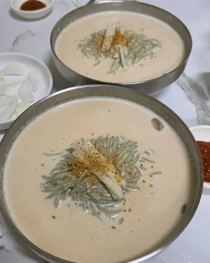 ヘンウン食堂