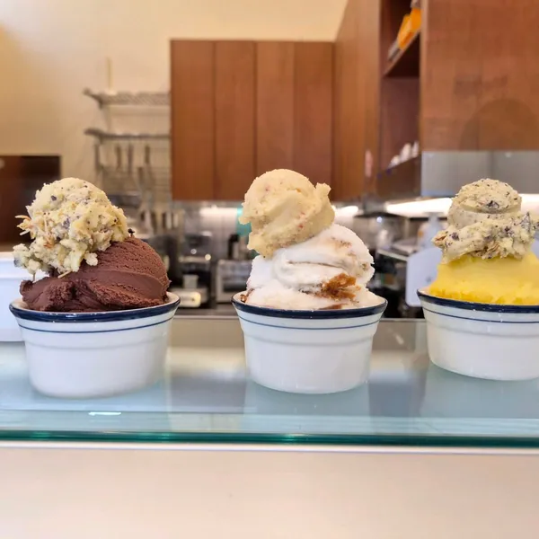 アイスガールクリームボーイ キンポ店