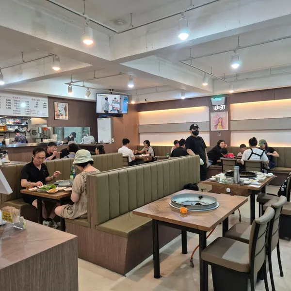チュンチョンミョンドンダッカルビ アラ店の写真4