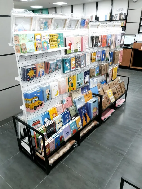 アラジン 中古書店 スウォン市庁駅店