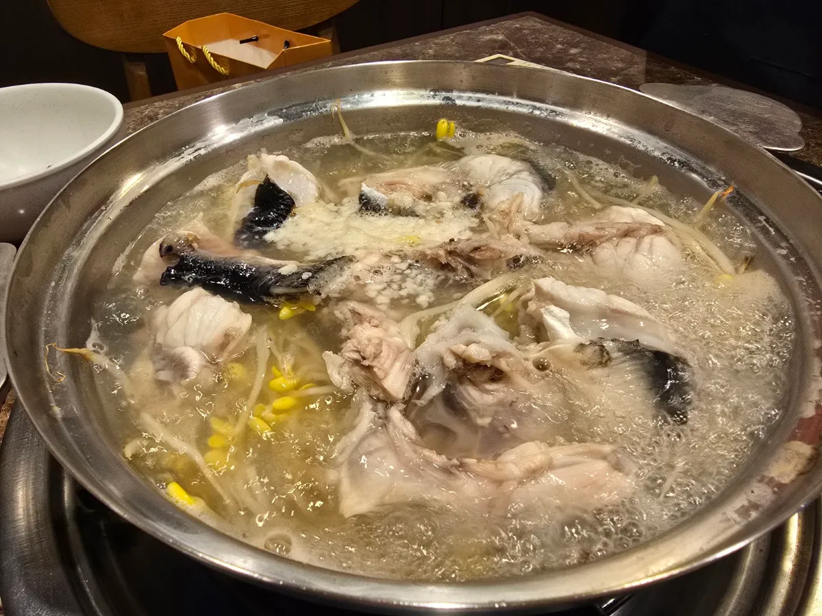 충무로 부산복집 대표 사진