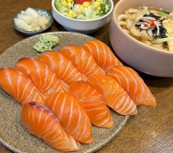 スシタダム トンデグ駅店