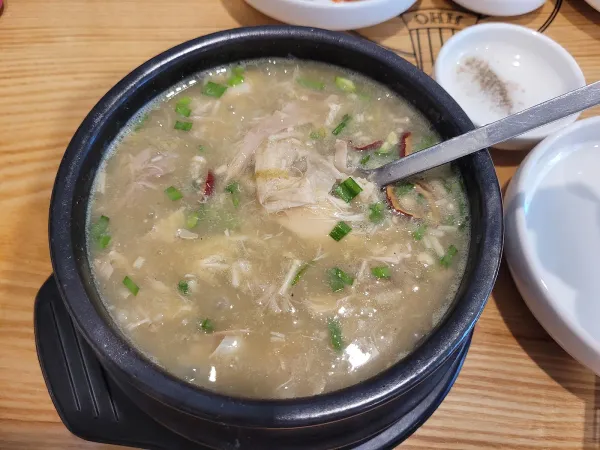 지호한방삼계탕 삼전동점 사진 2