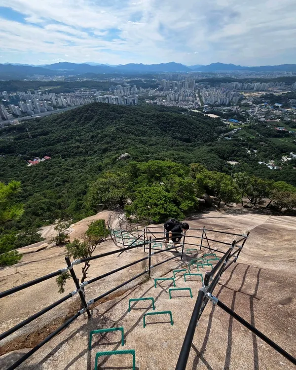 プラムサン