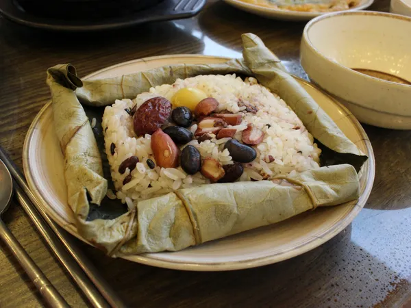 육콩이네연잎밥연잎돌솥밥 사진 3