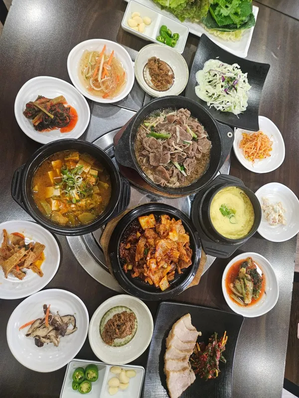 민갈비앤쌈밥