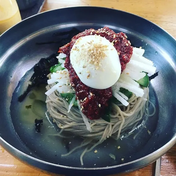 중미산막국수