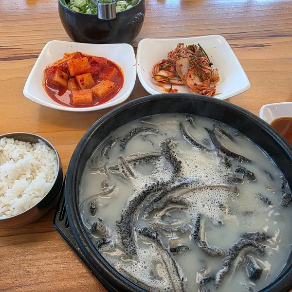 투뿔가마솥곰탕 사천점