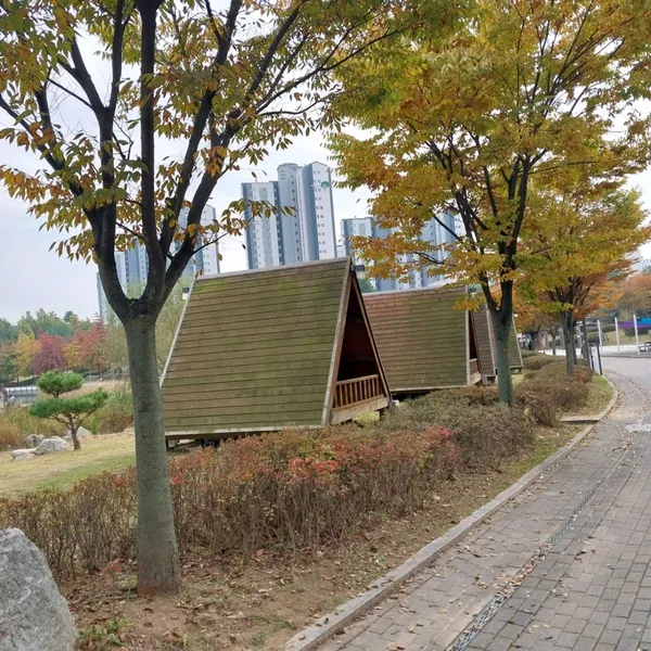 ハンガンシンドシ ホス公園の写真2