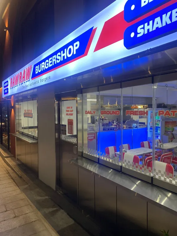 ロウロウ バーガーショップ ヘバンチョン店の写真4