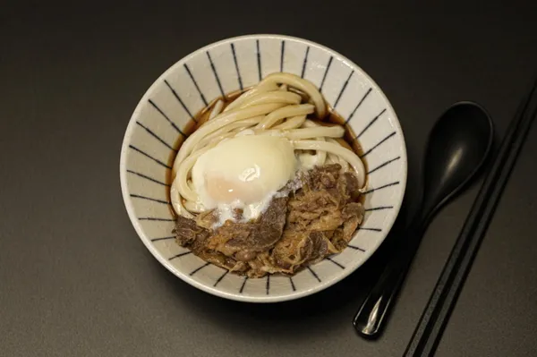 アキナイ チェミョンの写真3