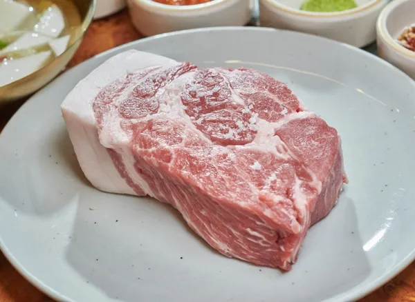 중앙식당 반값흑돼지 성산본점の写真4