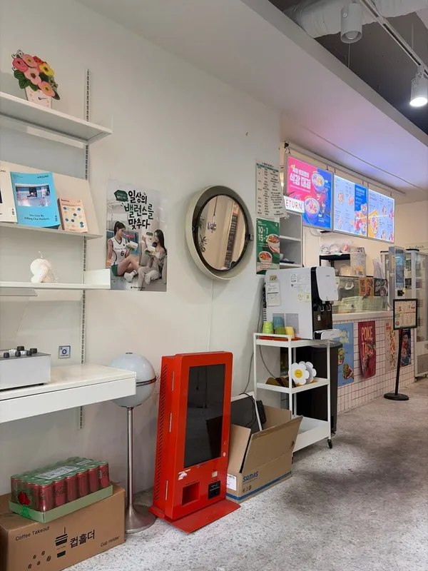 Poke all day ポケ&サラダ テチ店の写真3