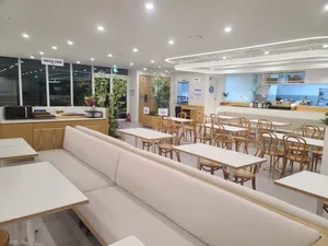 ラウンジディ 国立現代美術館店