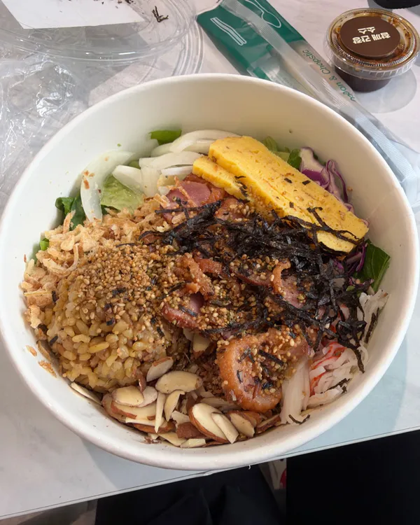 Poke all day ポケ&サラダ チョンナ店の写真4