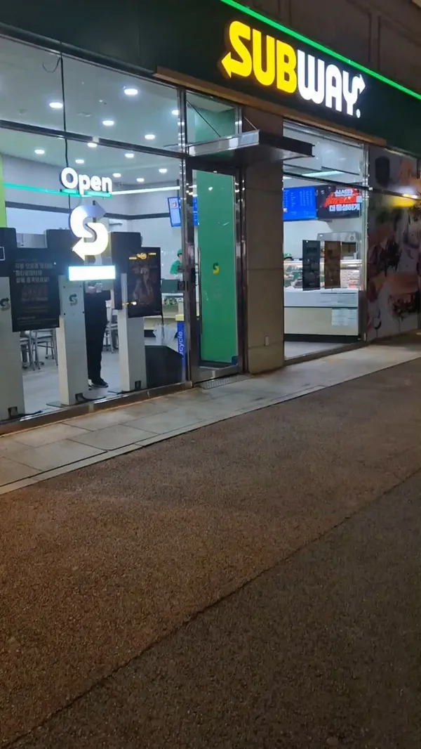 サーブウェイ キムポクレ店の写真3