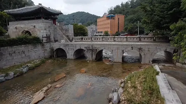 홍지문 및 탕춘대성
