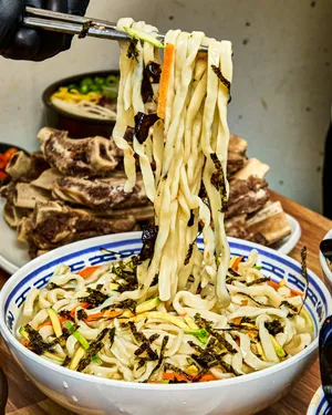 イスネ カルグクス チョルウォン本店