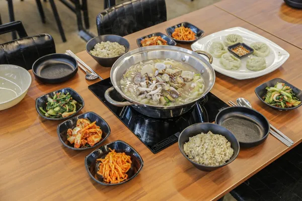 장원보리밥칼국수