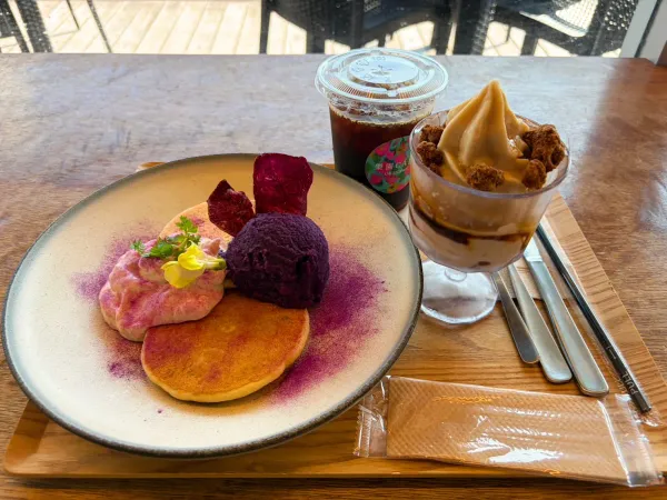 Rakuen Cafe