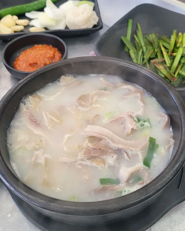 명품돼지국밥