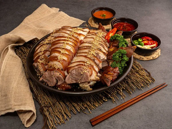 더맛있는족발보쌈 사당역점 사진 2