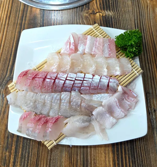 유정횟집 사진 2